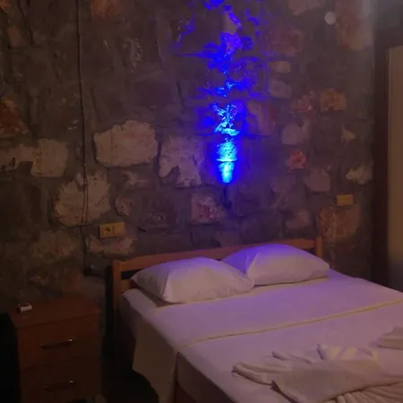 Kabak Armes ファラリア